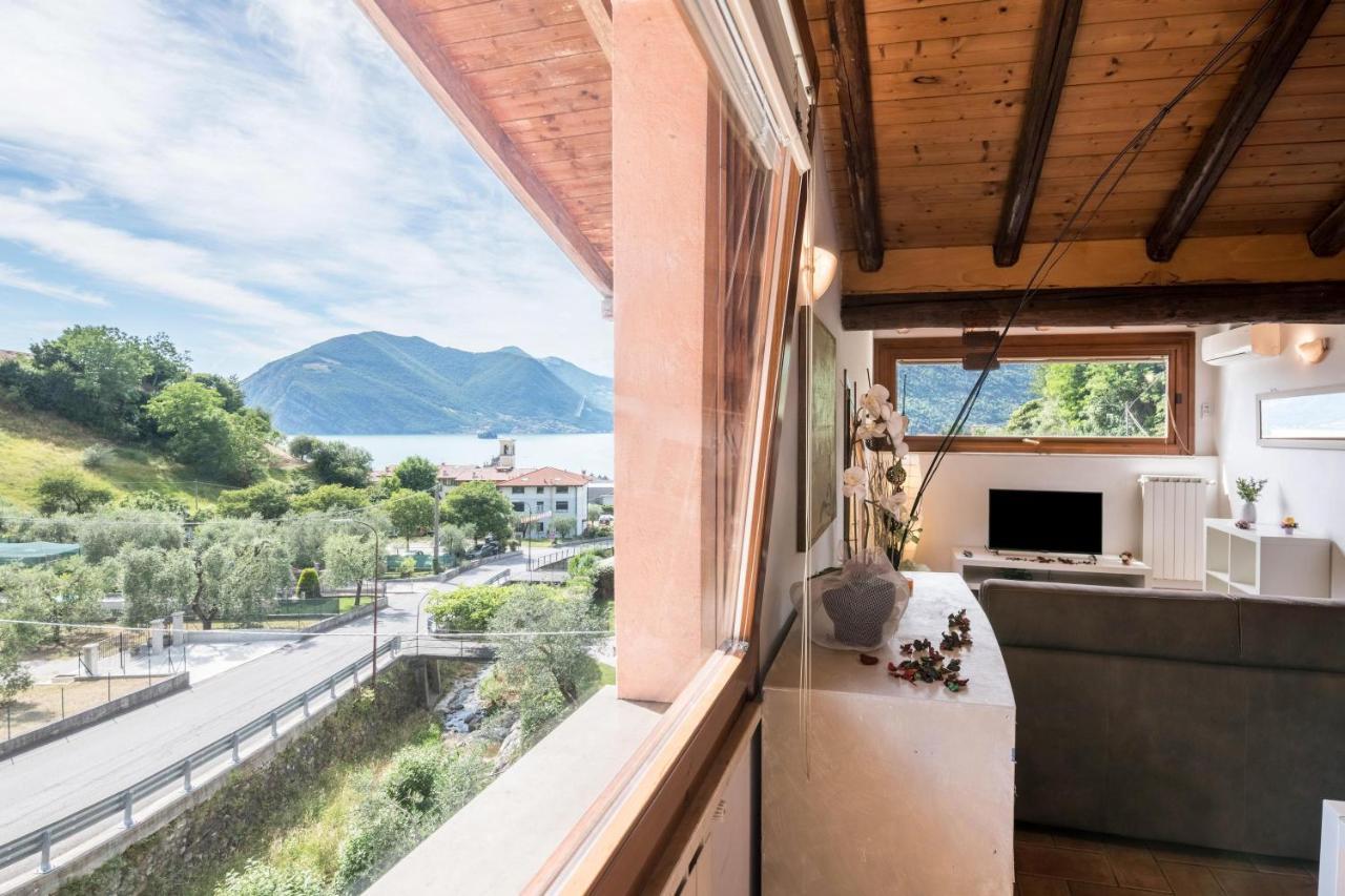 Mansarda Con Vista Lago Sulzano Exterior photo